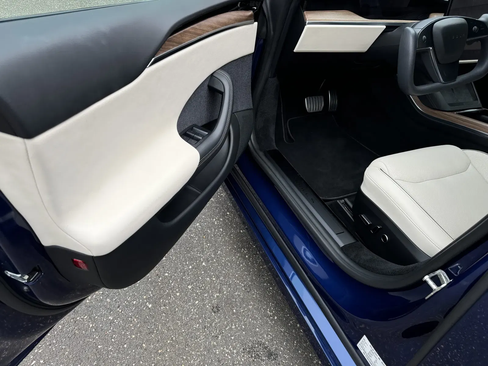 2k-Mile 2021 Tesla Model S Plaid