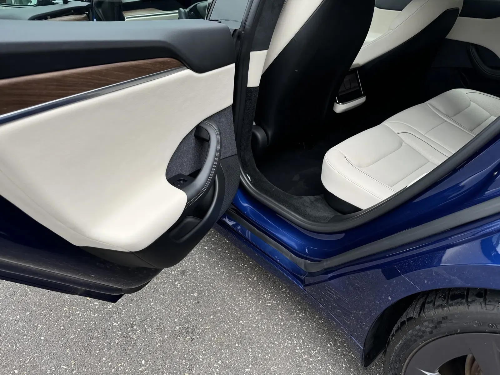 2k-Mile 2021 Tesla Model S Plaid