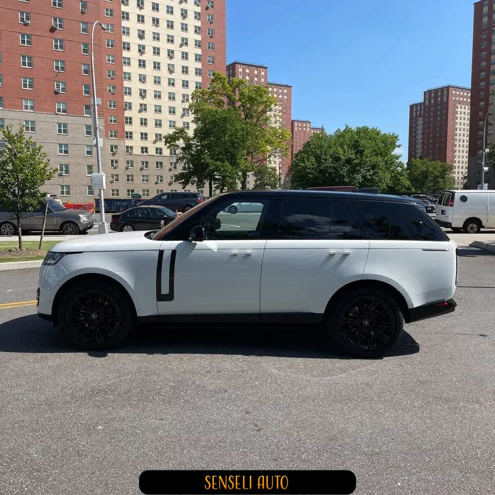 2023 Land Rover Range Rover P530 SE