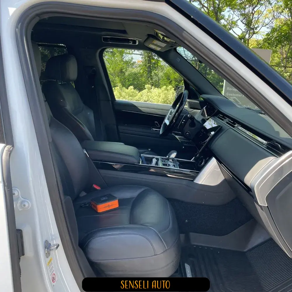 2023 Land Rover Range Rover P530 SE