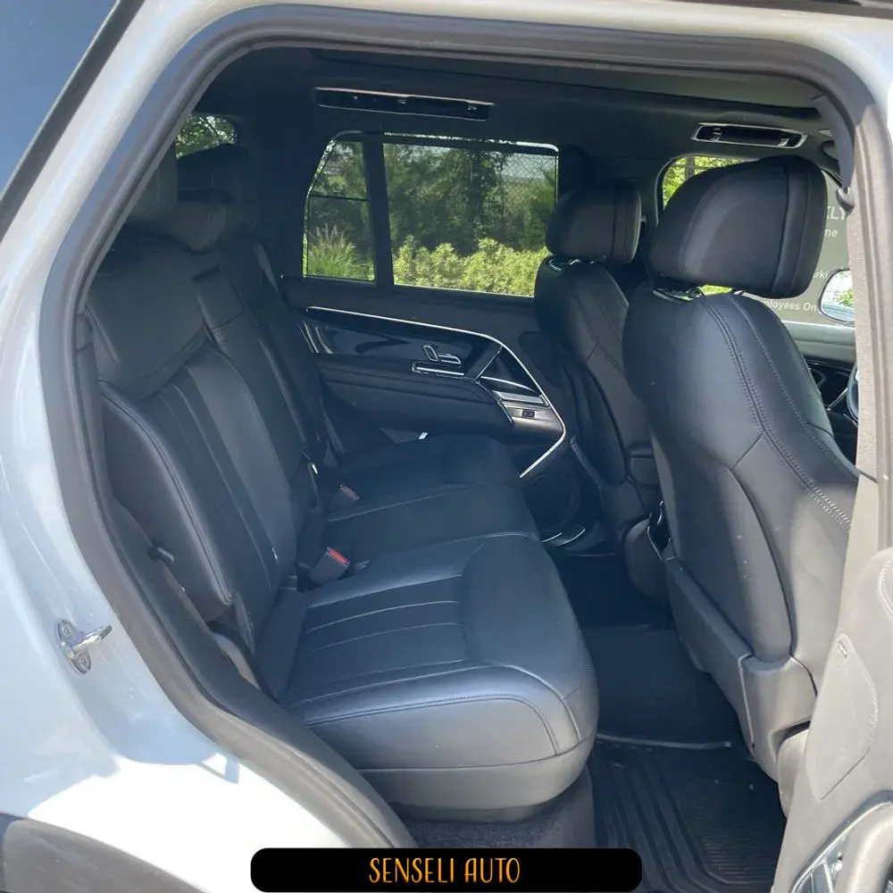 2023 Land Rover Range Rover P530 SE