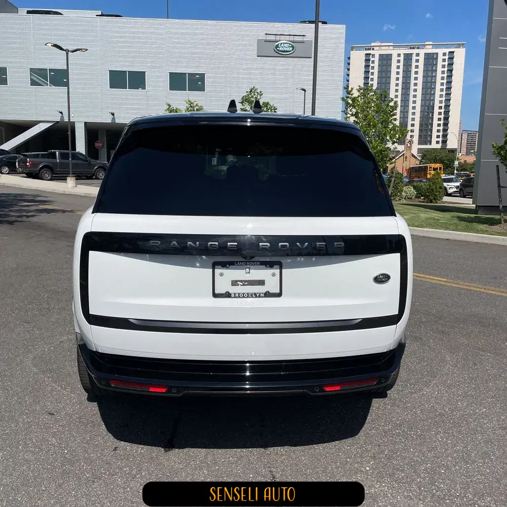 2023 Land Rover Range Rover P530 SE
