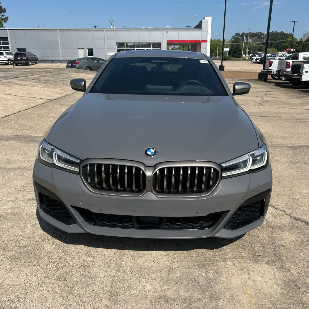 2022 BMW 5-Series M550xi