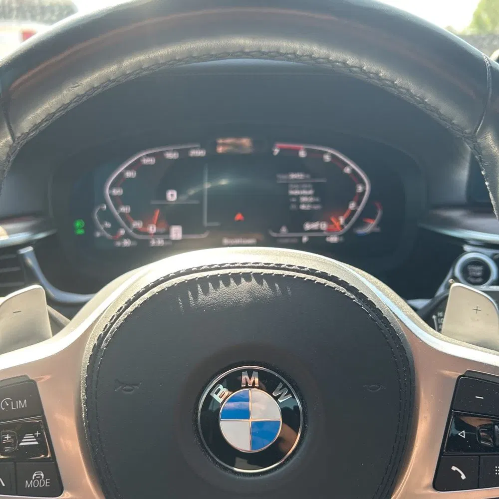 2022 BMW 5-Series M550xi