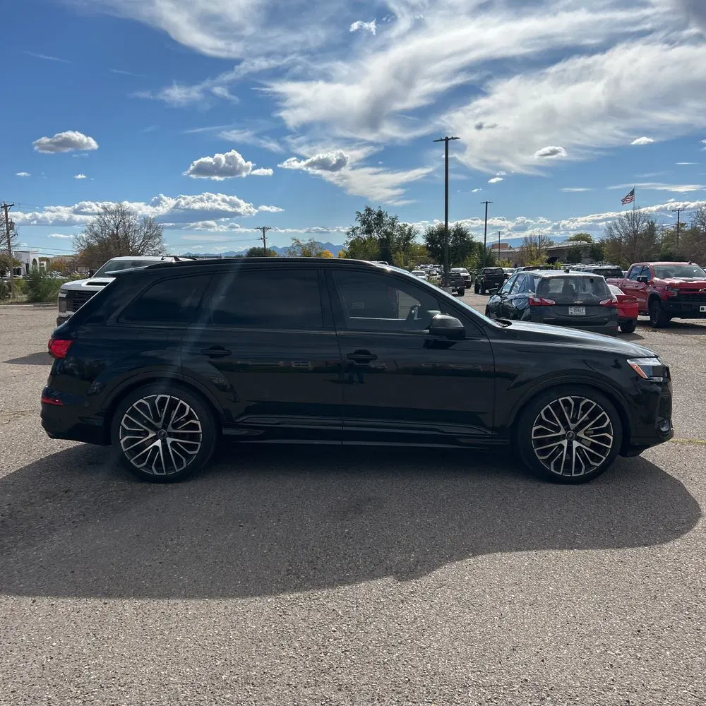 2025 Audi SQ7 Prestige