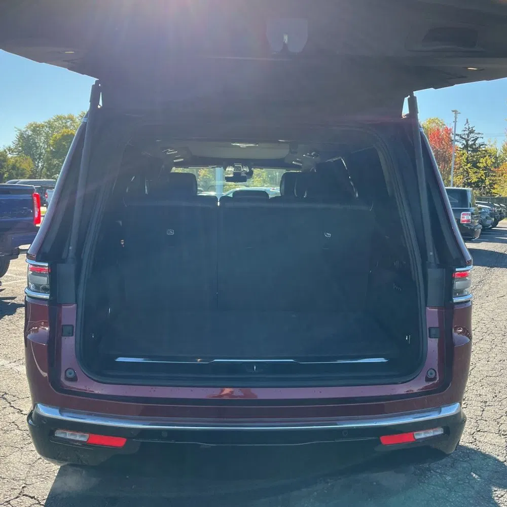 2023 Jeep Grand Wagoneer Series III