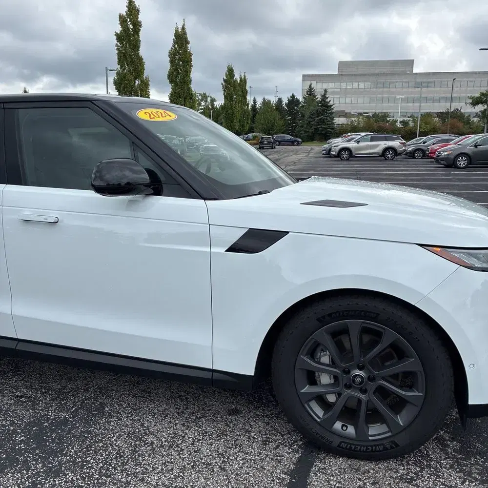2024 Land Rover Range Rover Sport P360 SE
