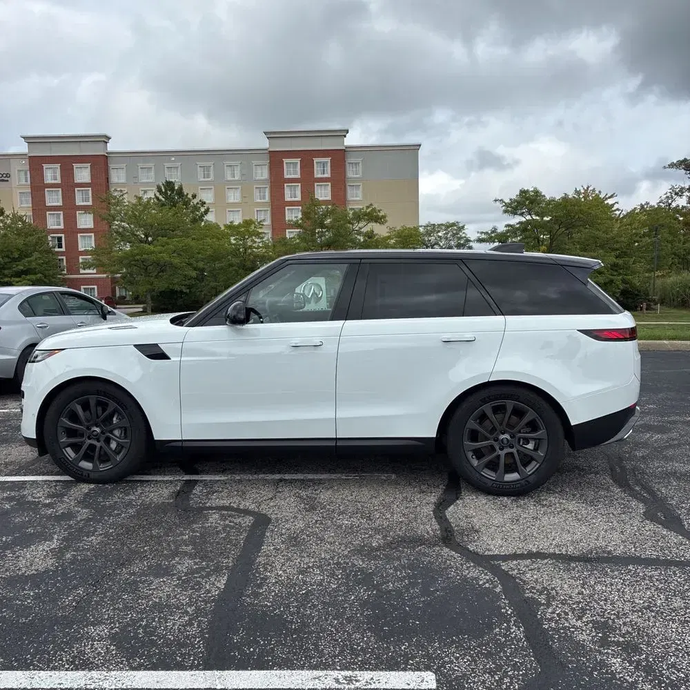 2024 Land Rover Range Rover Sport P360 SE