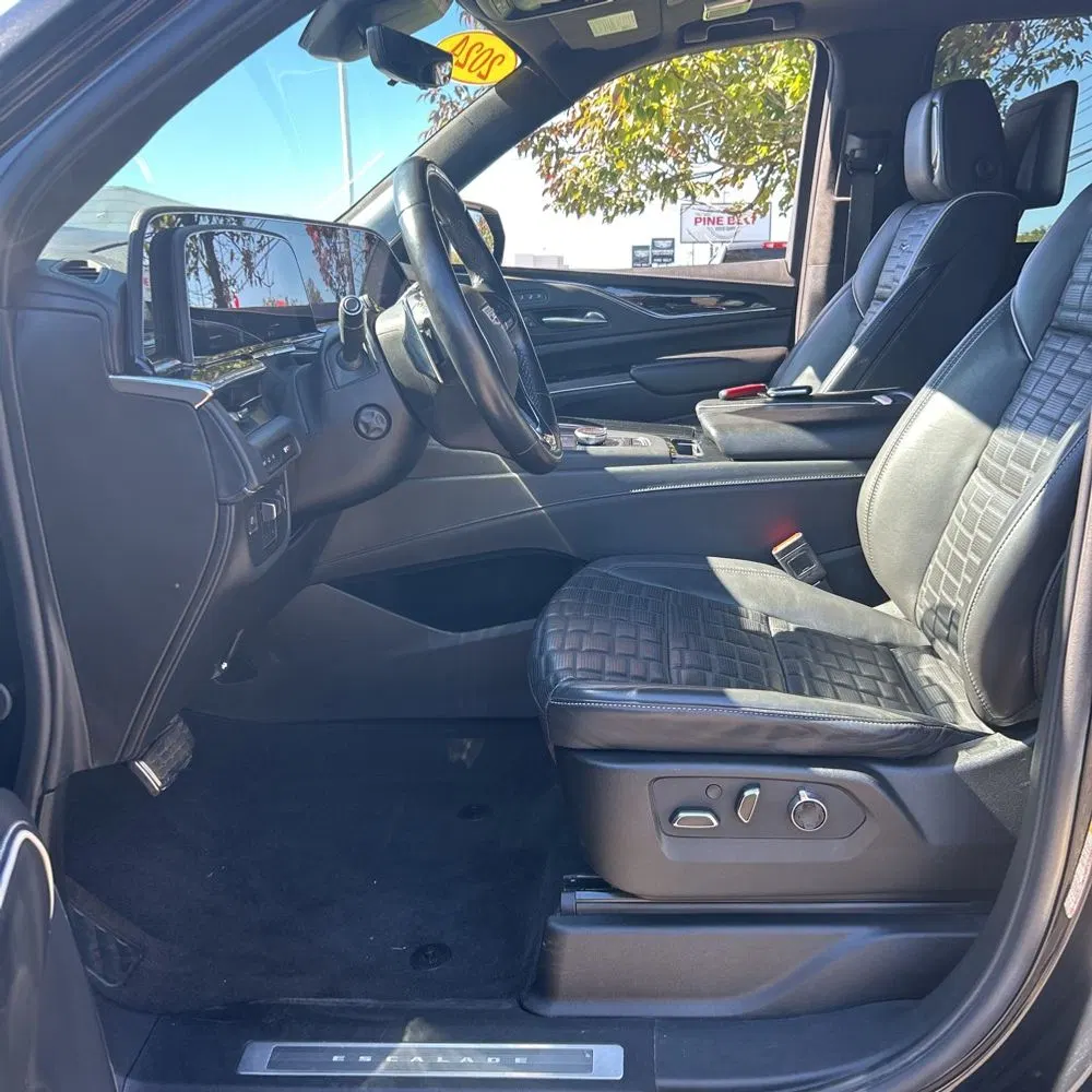 2024 Cadillac Escalade-V ESV Base