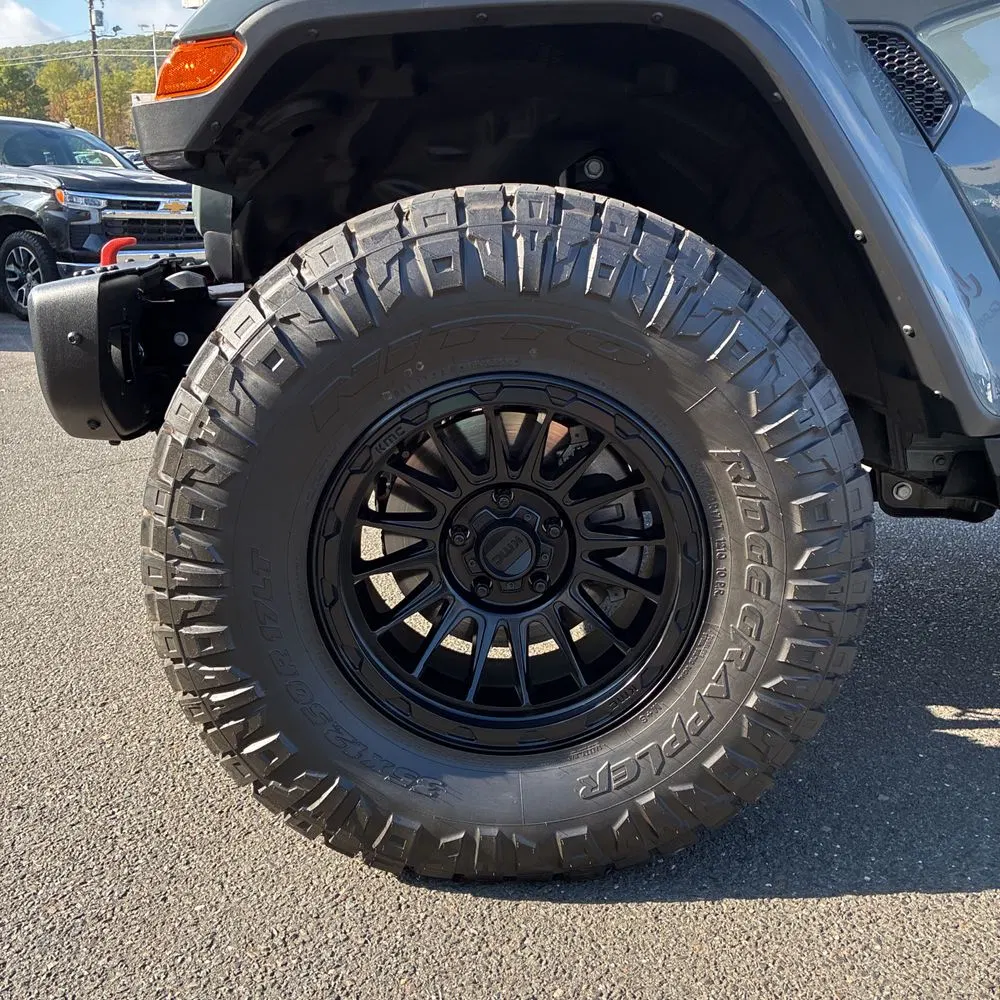 2025 Jeep Gladiator Mojave X