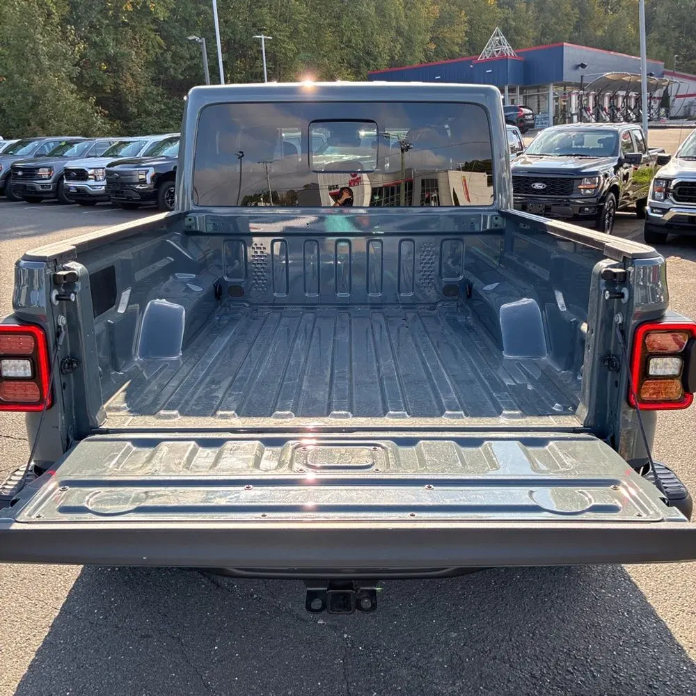 2025 Jeep Gladiator Mojave X