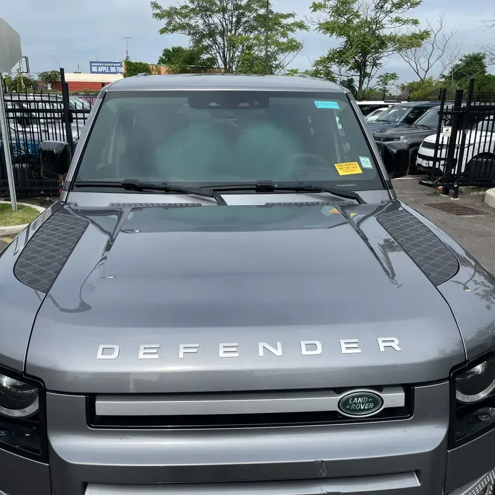2024 Land Rover Defender 110 P400 S