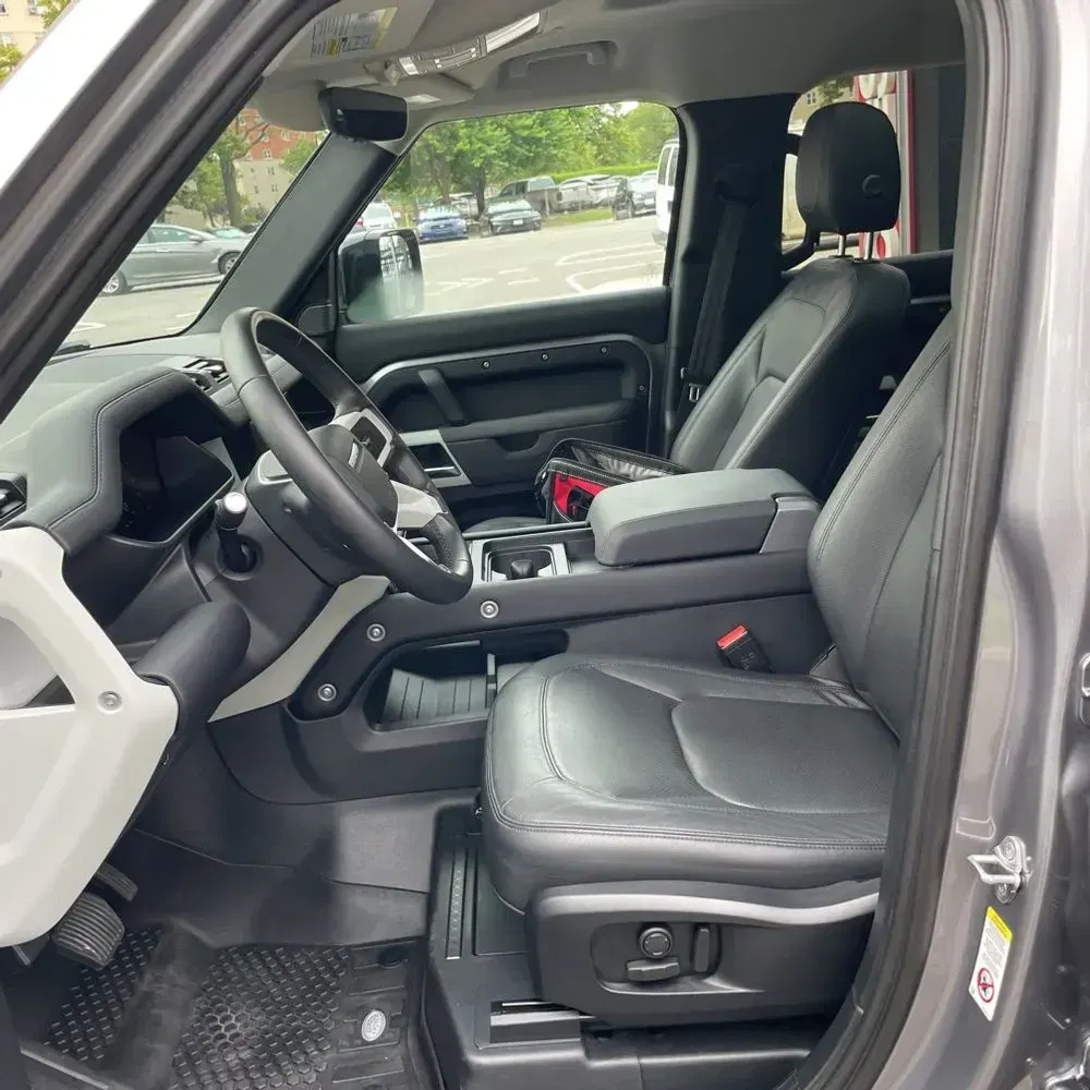 2024 Land Rover Defender 110 P400 S