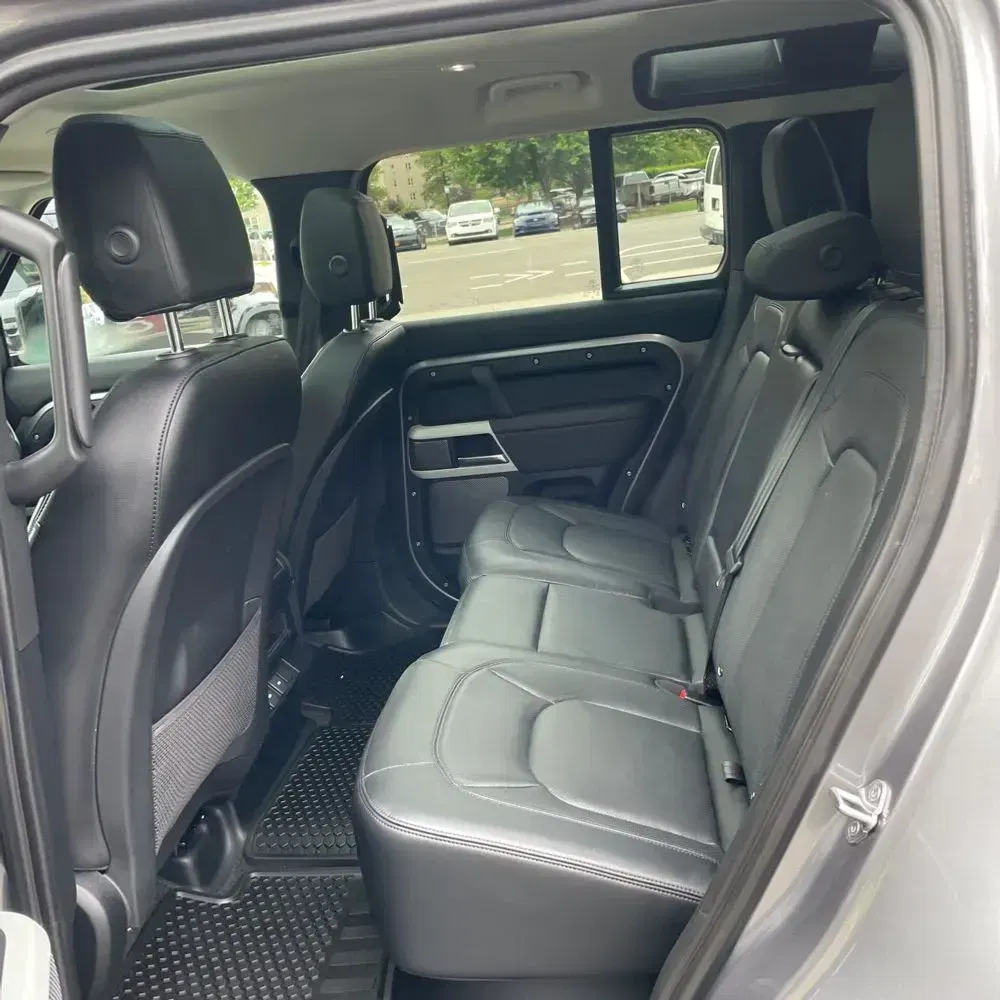 2024 Land Rover Defender 110 P400 S