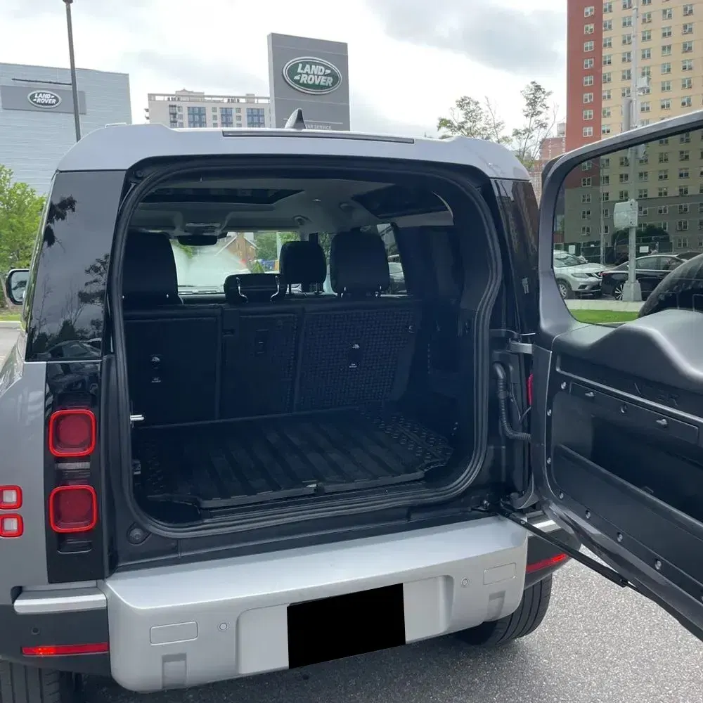 2024 Land Rover Defender 110 P400 S