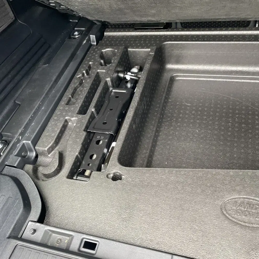 2024 Land Rover Defender 110 P400 S