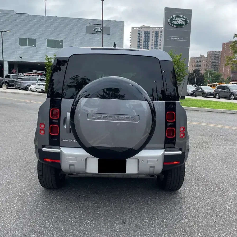 2024 Land Rover Defender 110 P400 S