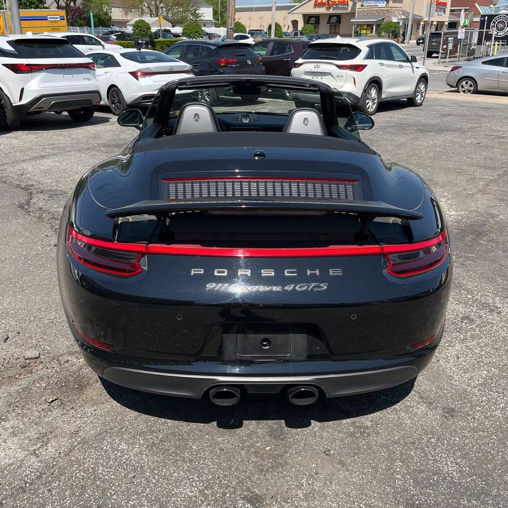 2019 Porsche 911 Carrera 4 GTS