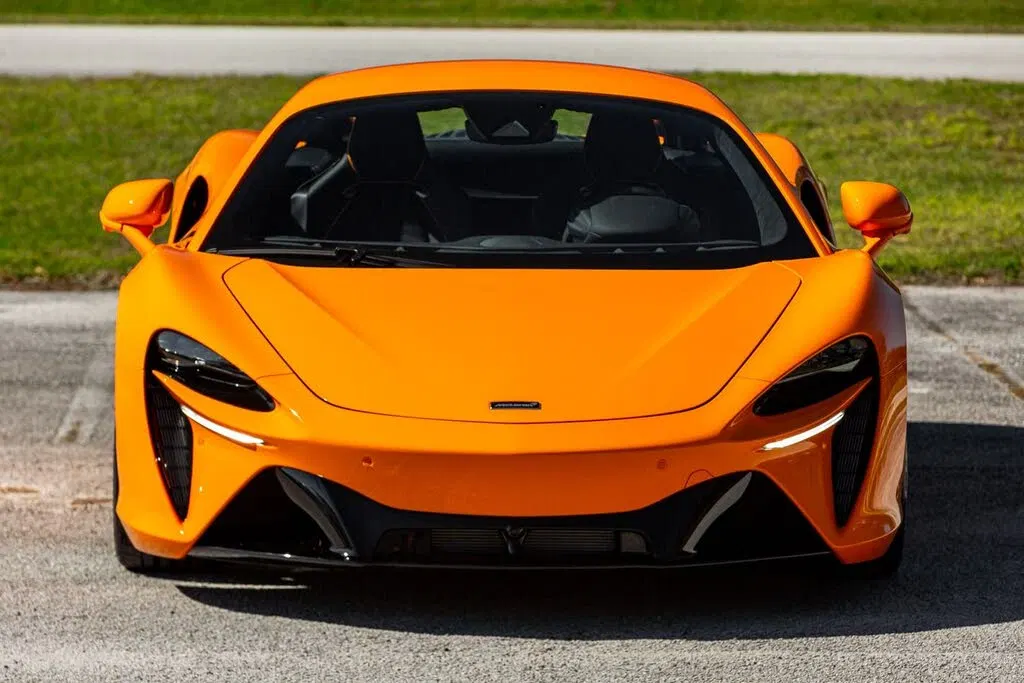 2024 McLaren Artura RWD