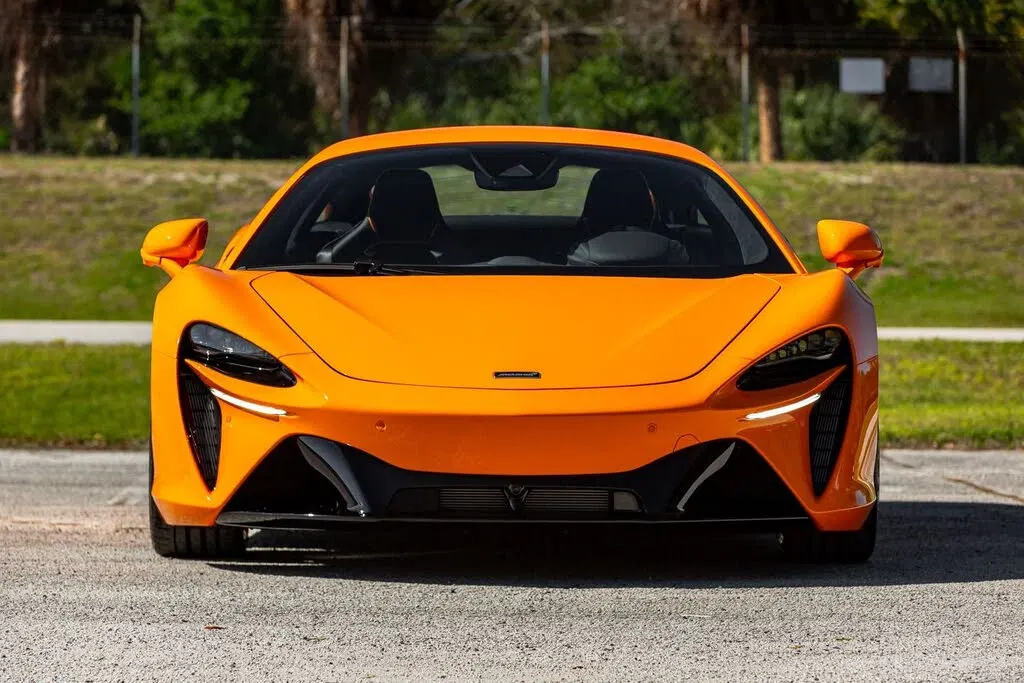 2024 McLaren Artura RWD