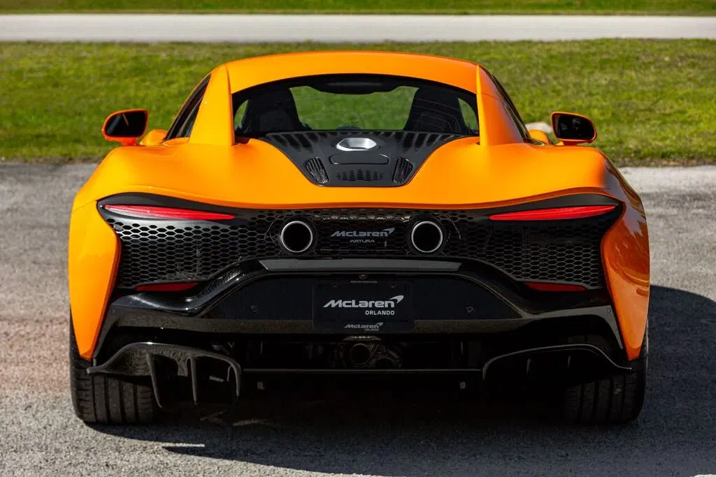 2024 McLaren Artura RWD
