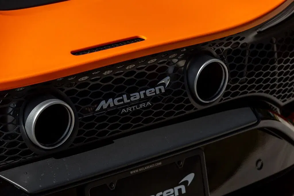 2024 McLaren Artura RWD