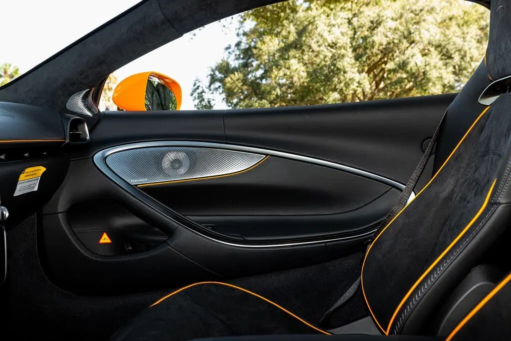 2024 McLaren Artura RWD