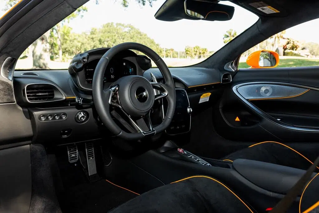 2024 McLaren Artura RWD