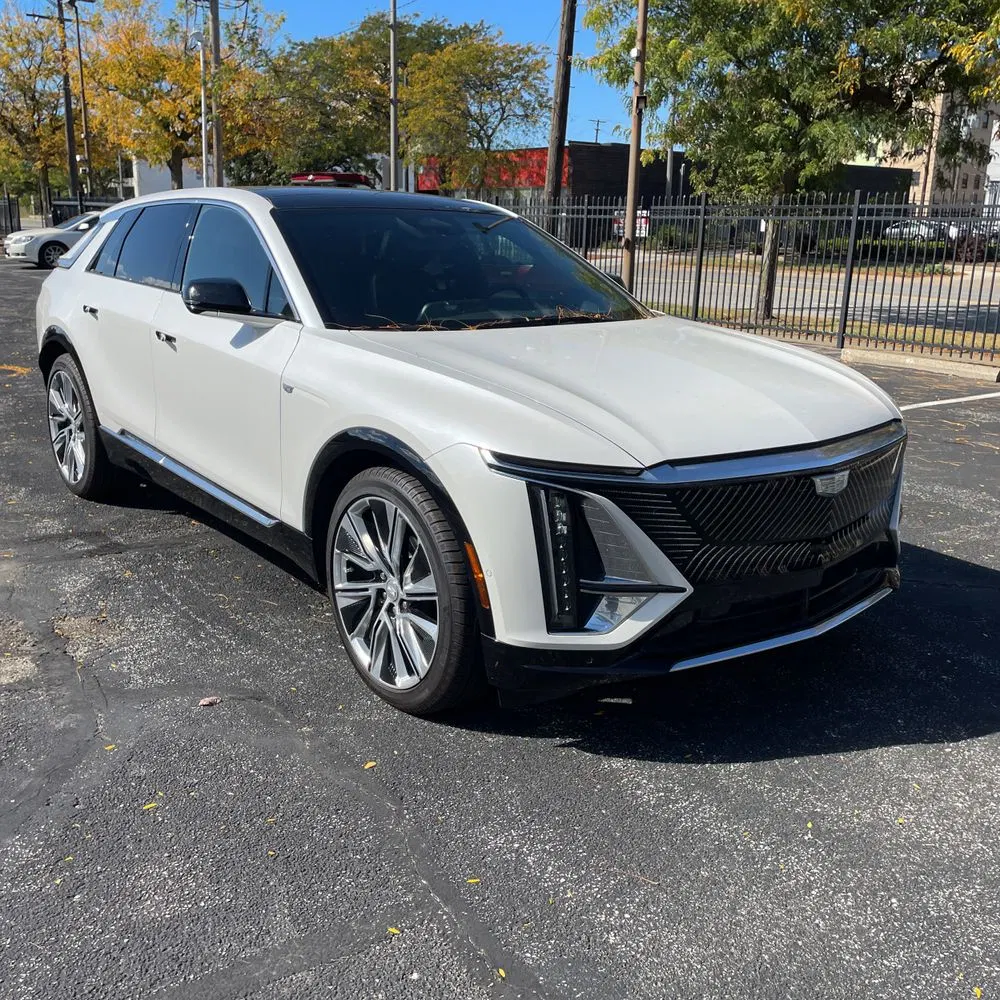 2024 Cadillac LYRIQ Luxury 3