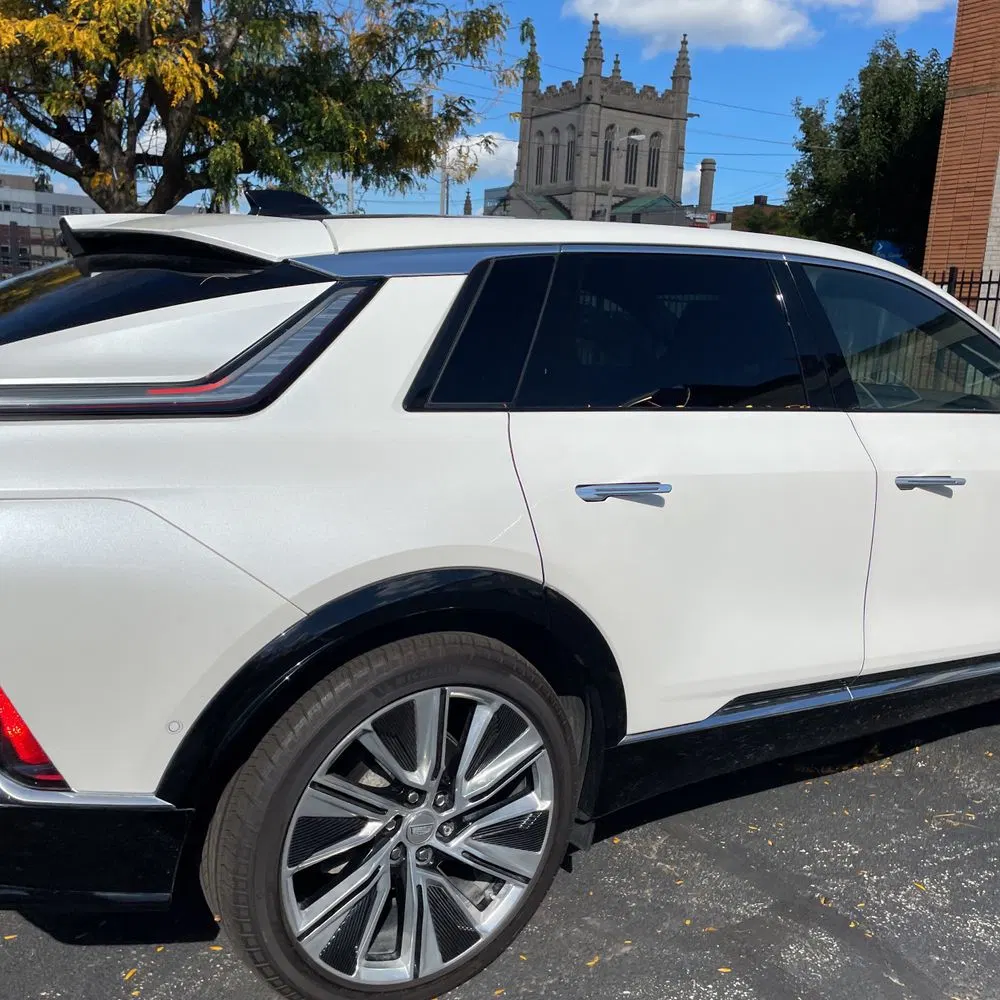2024 Cadillac LYRIQ Luxury 3