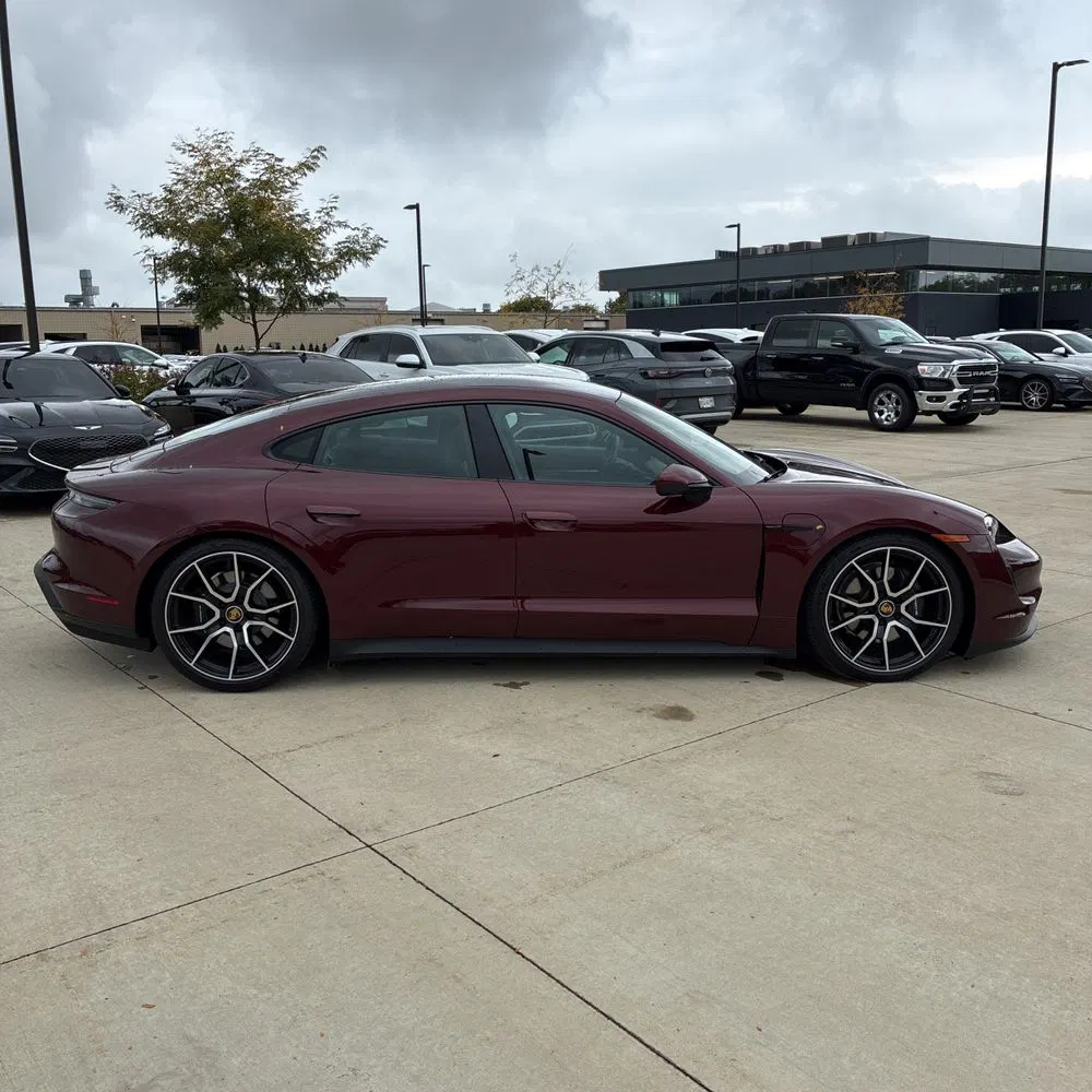 2022 Porsche Taycan Base