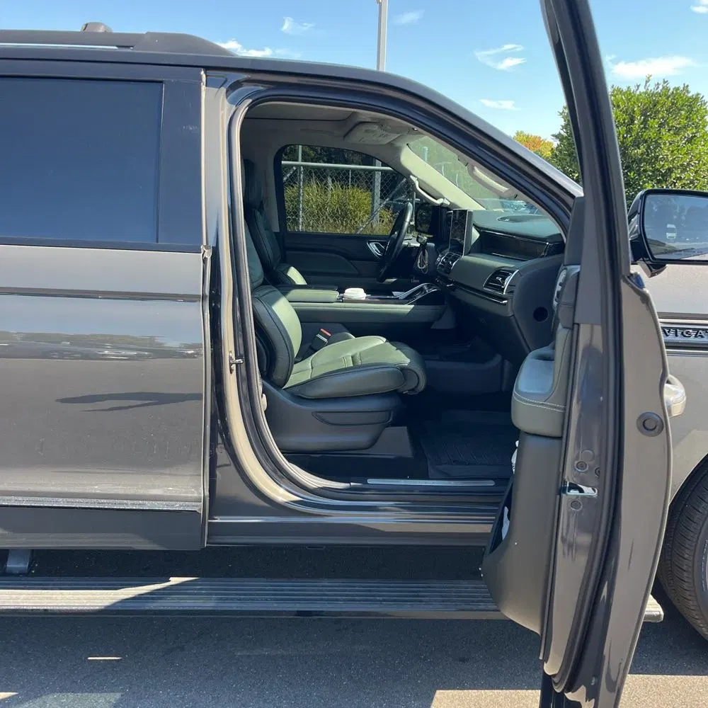2023 Lincoln Navigator L Black Label