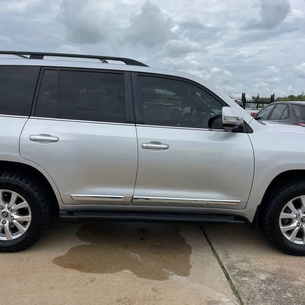 2018 Toyota Land Cruiser Base