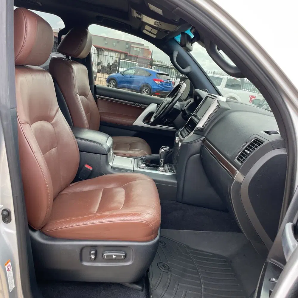 2018 Toyota Land Cruiser Base
