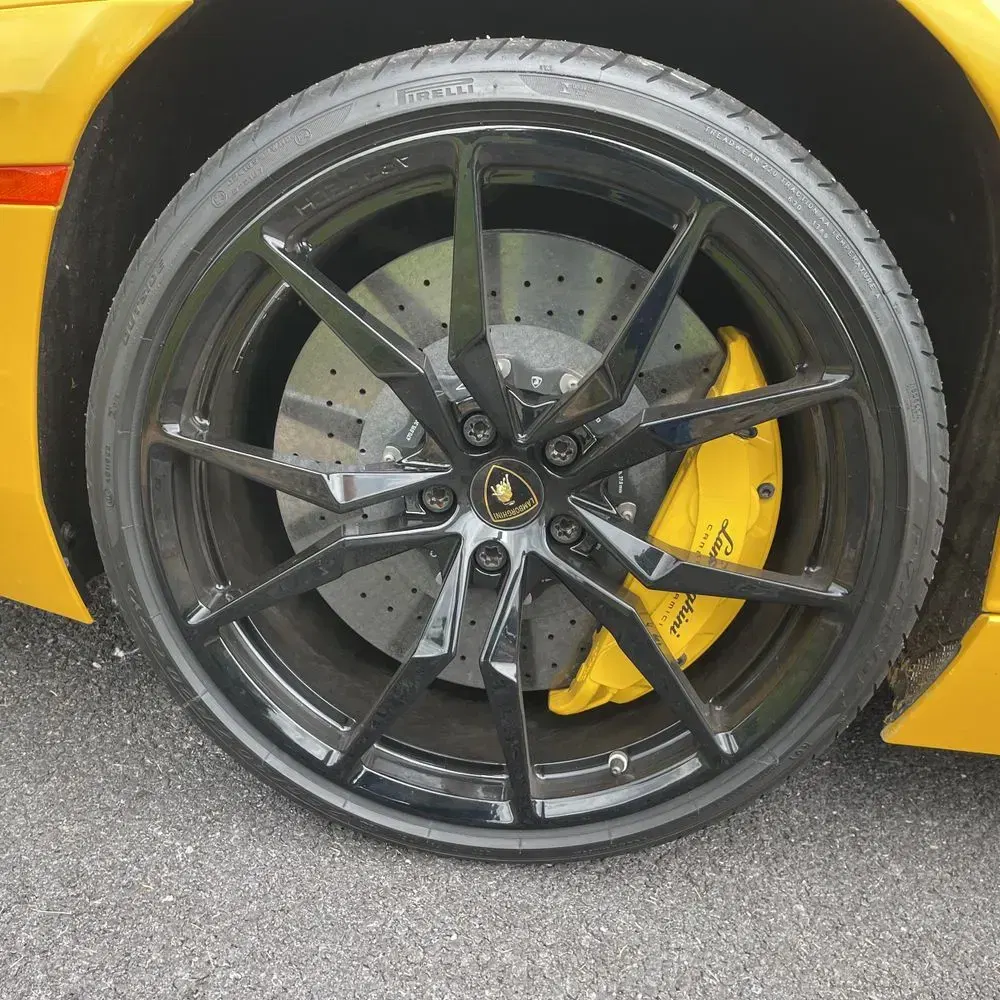2014 Lamborghini Aventador Base
