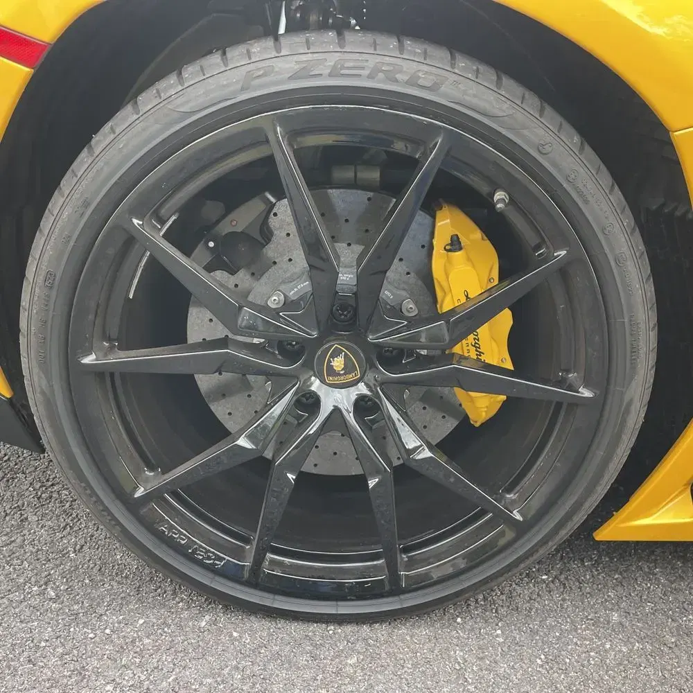 2014 Lamborghini Aventador Base
