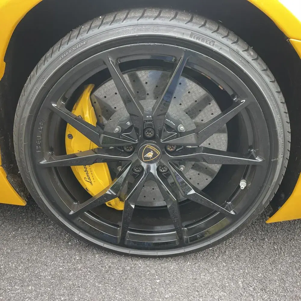 2014 Lamborghini Aventador Base