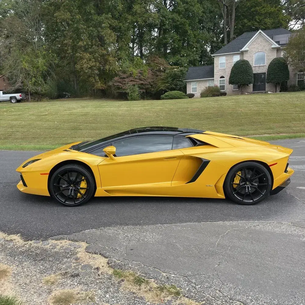 2014 Lamborghini Aventador Base