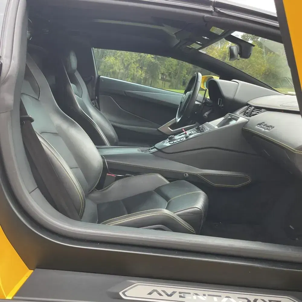 2014 Lamborghini Aventador Base