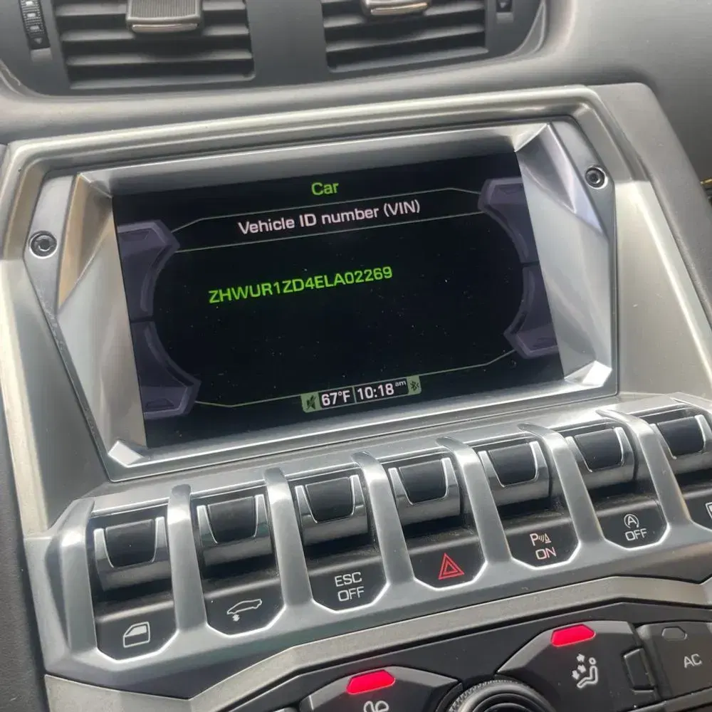 2014 Lamborghini Aventador Base
