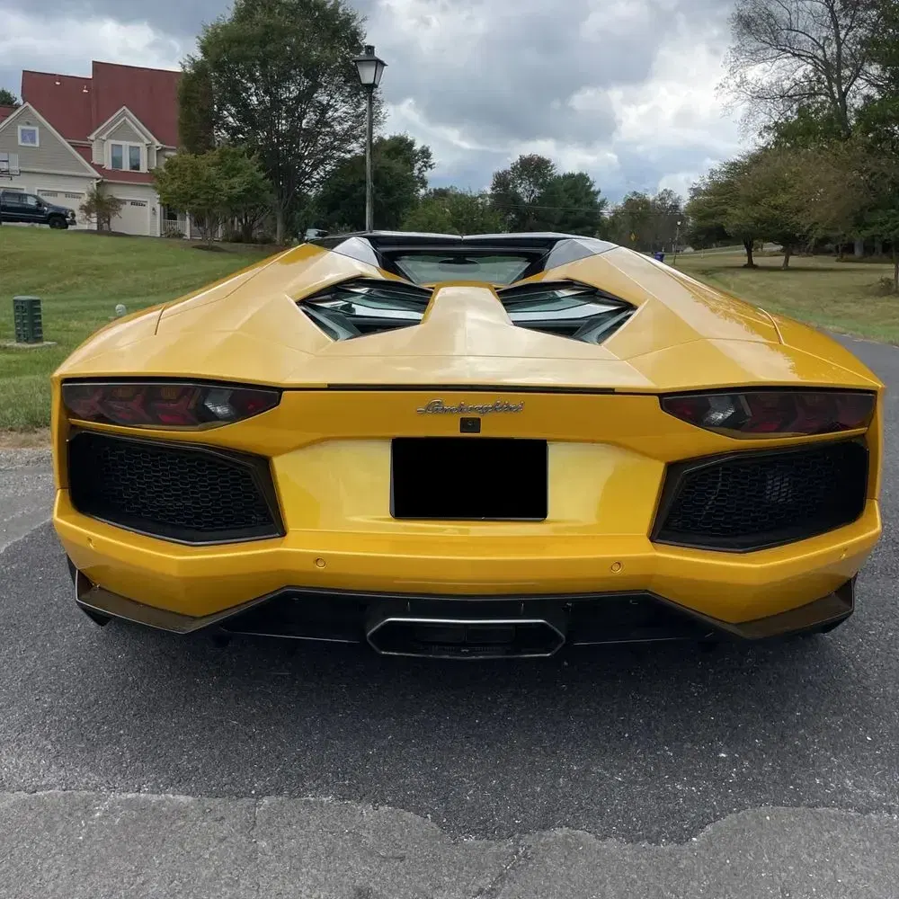 2014 Lamborghini Aventador Base