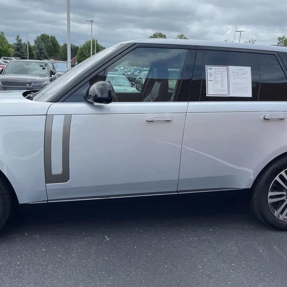 2023 Land Rover Range Rover P530 SE