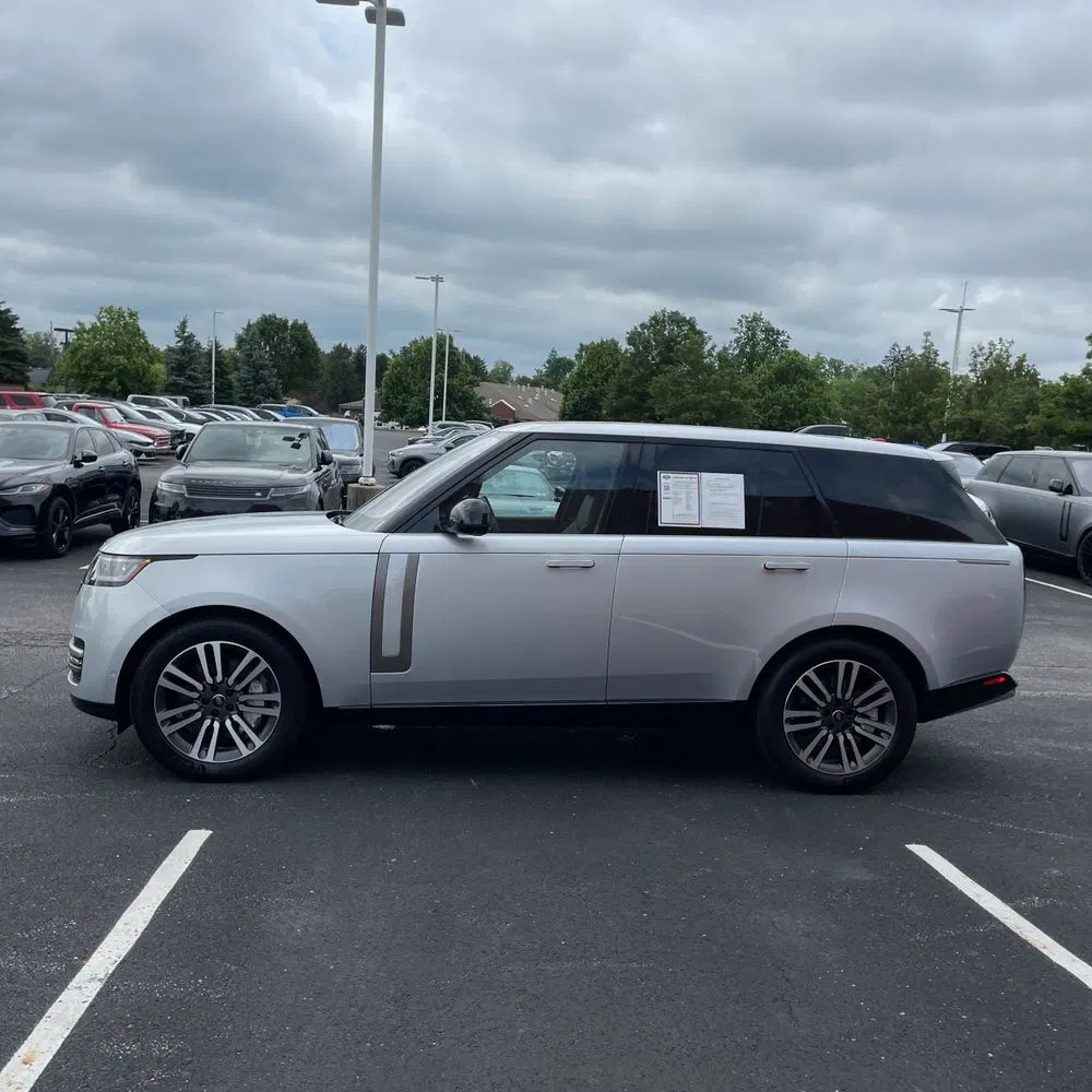 2023 Land Rover Range Rover P530 SE