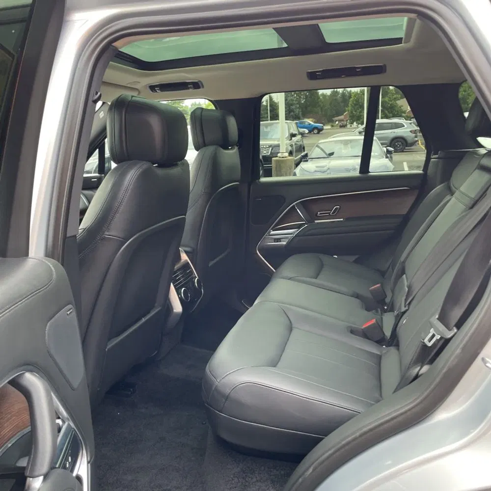 2023 Land Rover Range Rover P530 SE