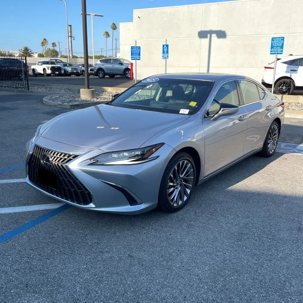 2025 Lexus ES 300h Luxury