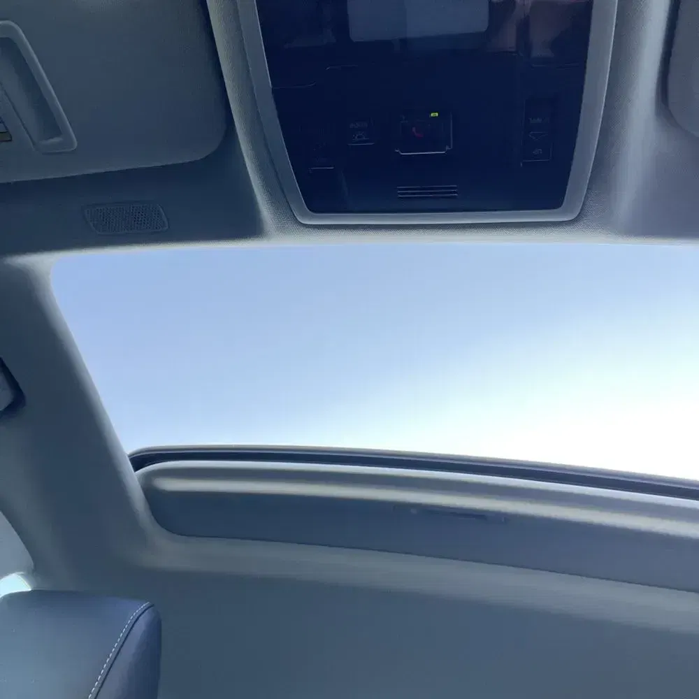 2025 Lexus ES 300h Luxury