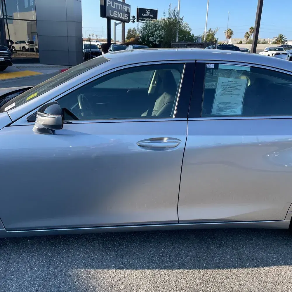 2025 Lexus ES 300h Luxury