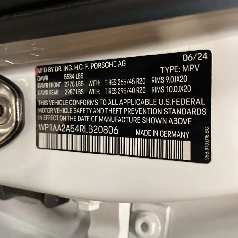 2024 Porsche Macan Base