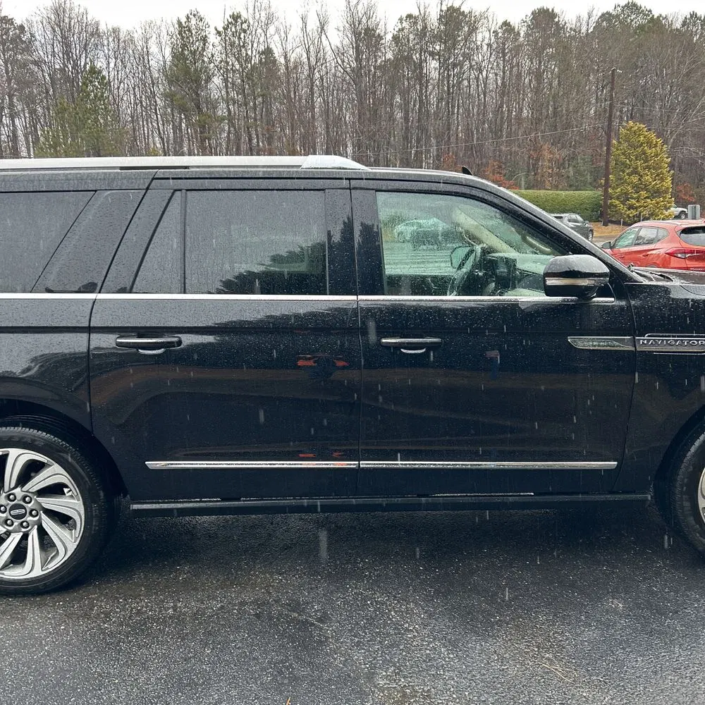 2023 Lincoln Navigator L Reserve