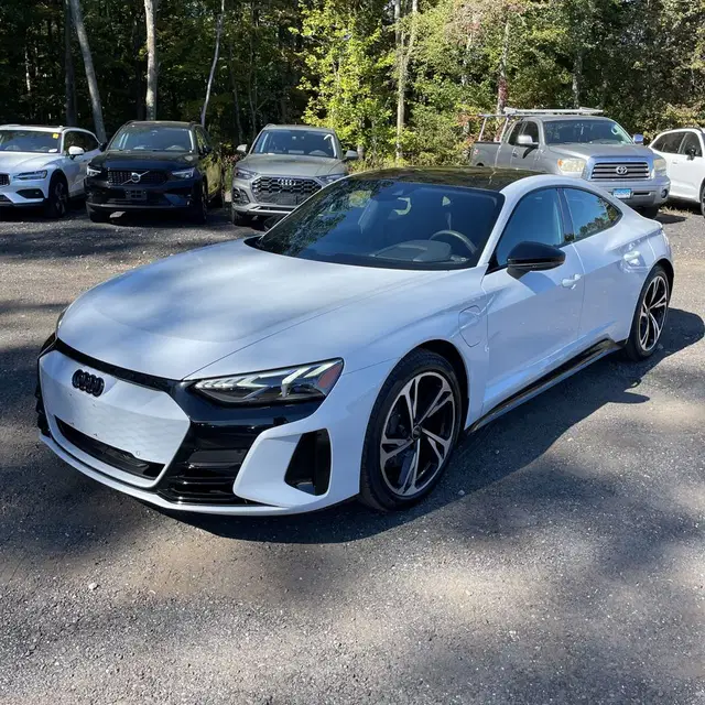 2023 Audi e-tron GT Premium Plus